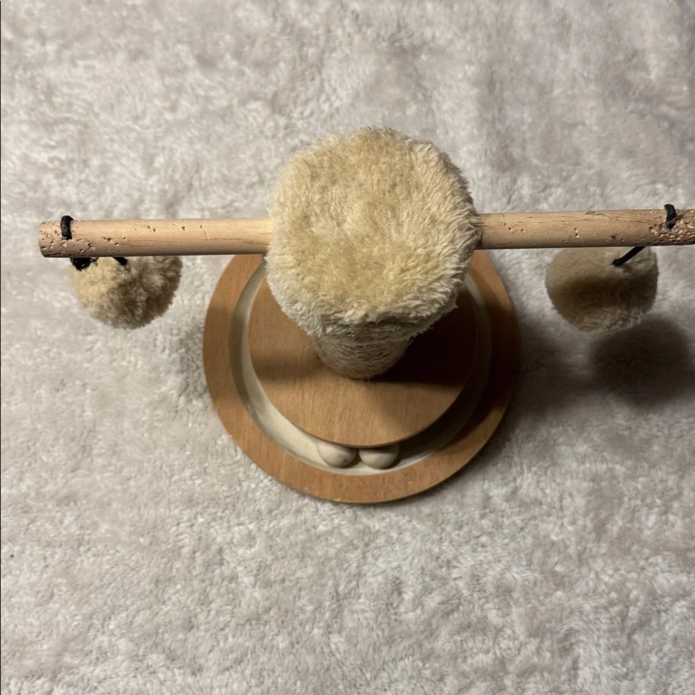 10”w x 9”h cat toy